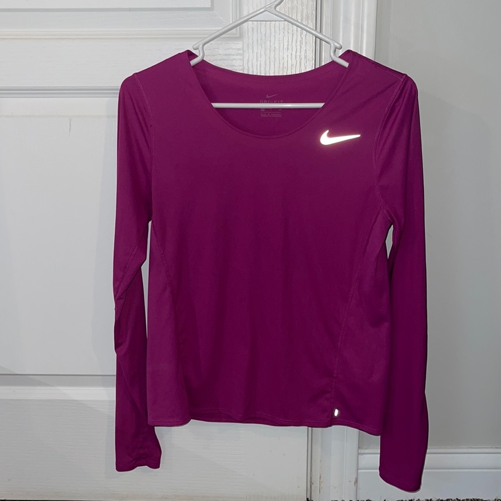 Women’s Nike Fri-fit long sleep tees